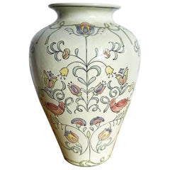 Chinesische handbemalte Porzellanvase von Jena Hall für Toyo