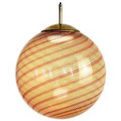 Gaia, Murano 5 Bernstein und 2 rote Mezza Filigrana-Glaskugel, Piattelli Design