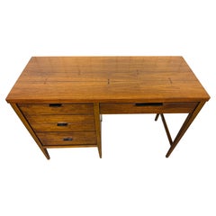 Mid-Century Modern Lane's Tuxedo-Schreibtisch aus Nussbaum