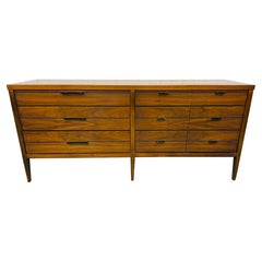 Mid-Century Modern Lane Tuxedo 9-Drawer Walnut Dresser
