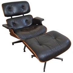 Exceptional Rosewood Eames Chair 670 and Ottoman 671 for Herman Miller