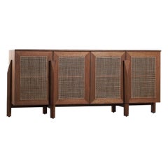 Crédence de buffet moderne en bois de chêne avec canne naturelle tissée à la main