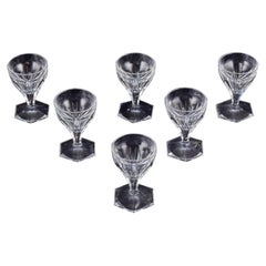 Baccarat, Francia. Un juego de seis copas Art Decó de cristal transparente. Facetado.