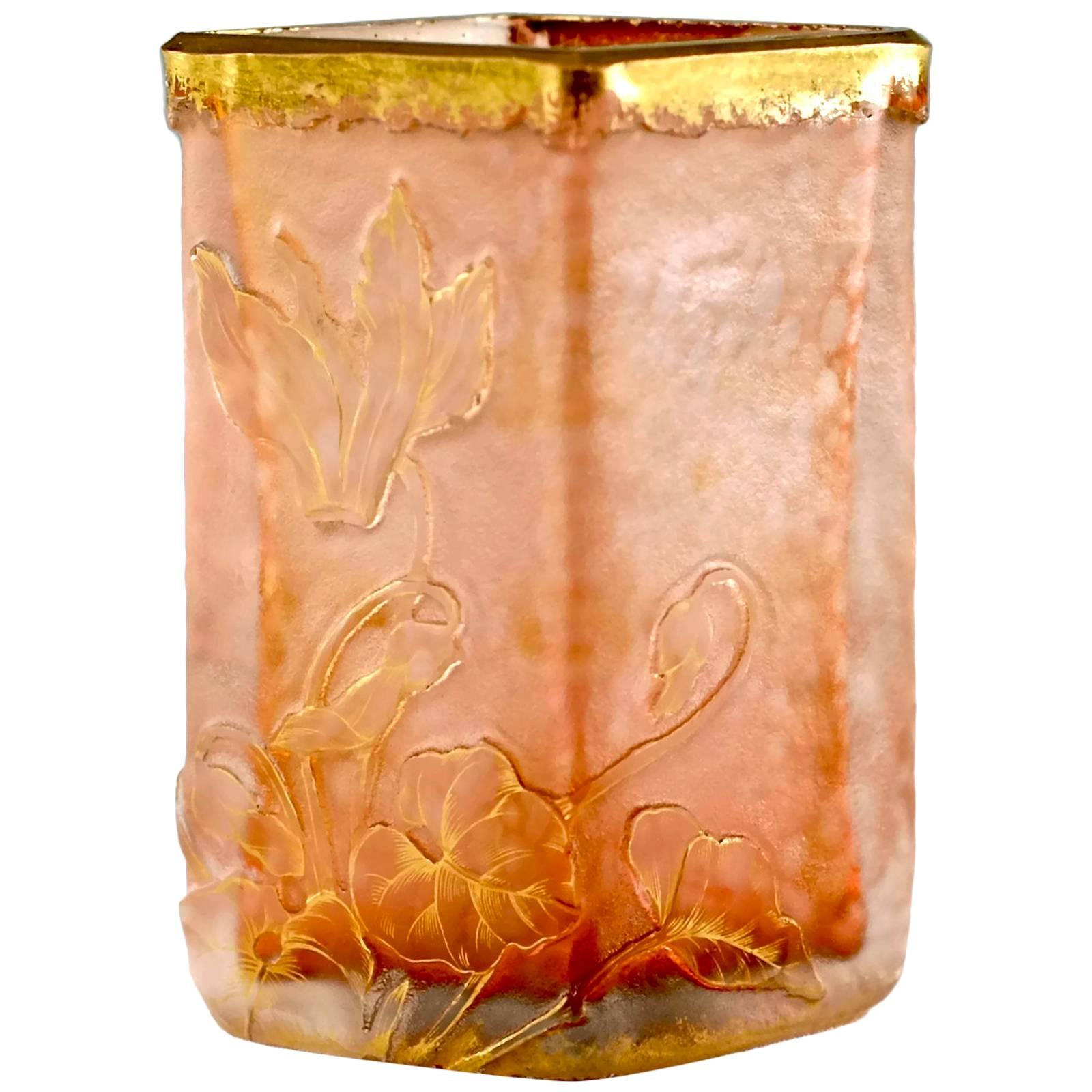 Vaso tumbler Daum Nancy tagliato a ruota con motivo a ciclamini