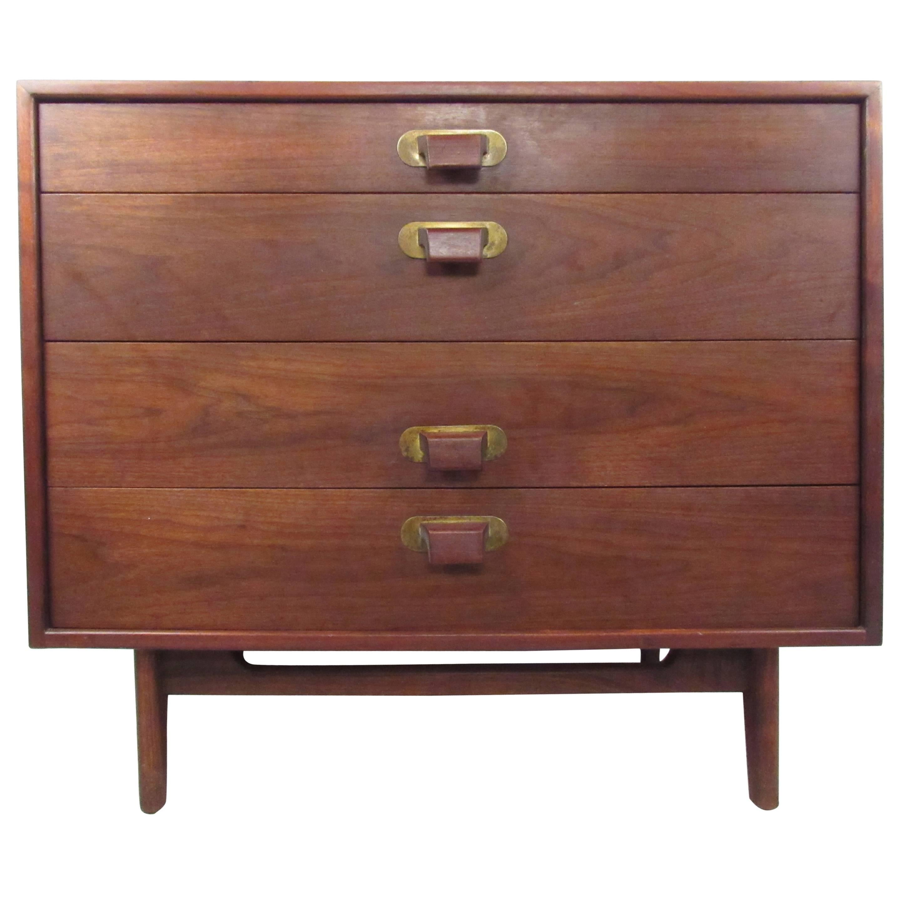 Stylish Mid-Century Modern Chest of Drawers by Jens Risom