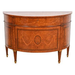 Cómoda de madera burl estilo Regencia francesa Luis XVI de Baker Furniture