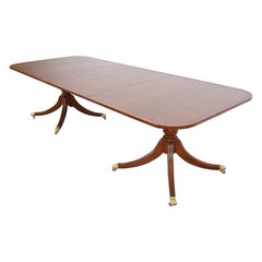Baker Furniture Stil Georgianischer Esstisch aus Mahagoni mit doppeltem Sockel aus gebändertem Mahagoni