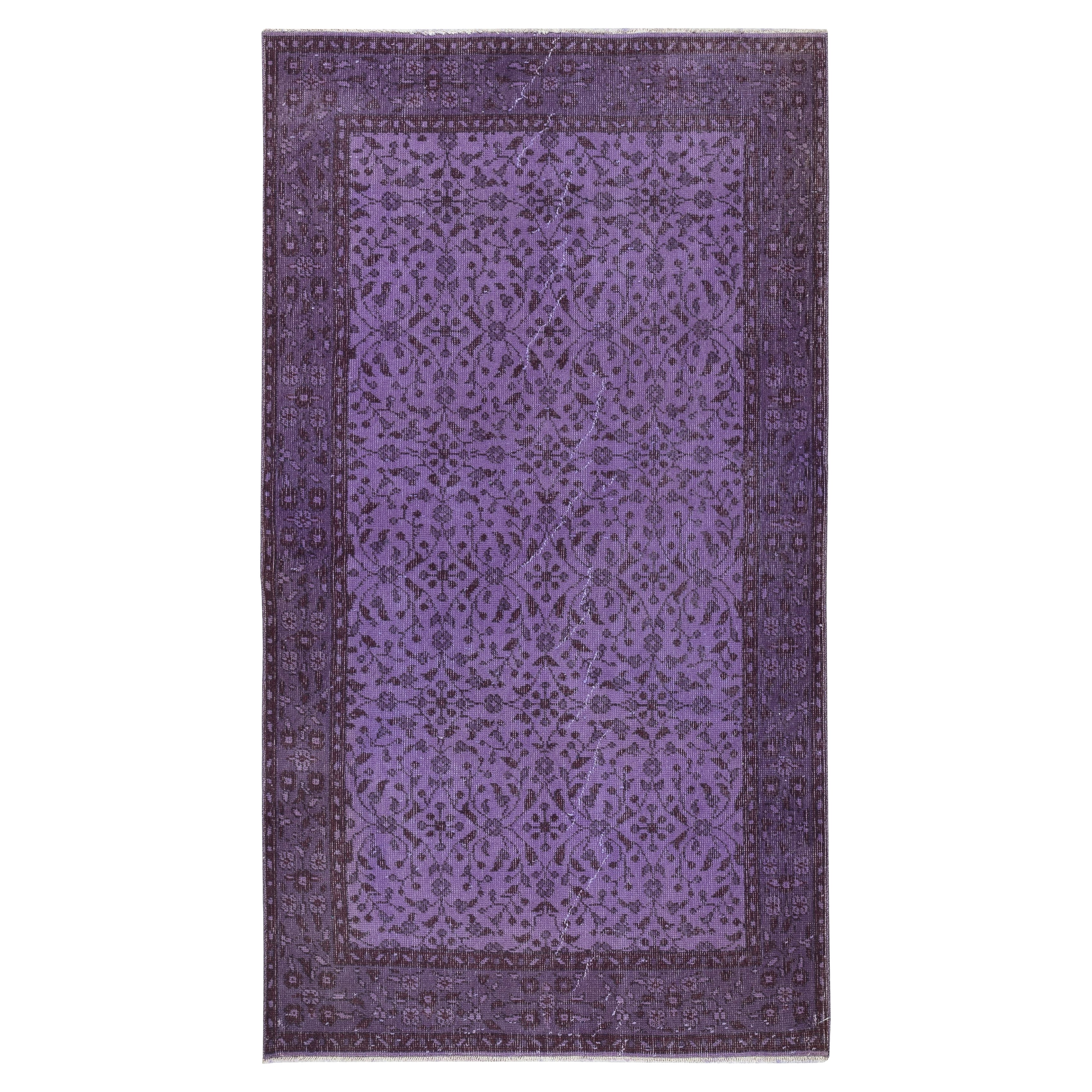 Alfombra floral contemporánea de color morado, anudada a mano en Turquía en venta