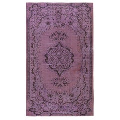 Türkischer 5x8,5 Ft Vintage-Teppich im Vintage-Stil in lilafarbenem Farbton für moderne Inneneinrichtung