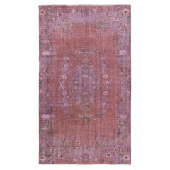 4.6x8 Ft Vintage Handmade Turkish Rug in Purple Color for Contemporary Interior (Tapis turc vintage fait à la main de couleur violette pour un intérieur contemporain)