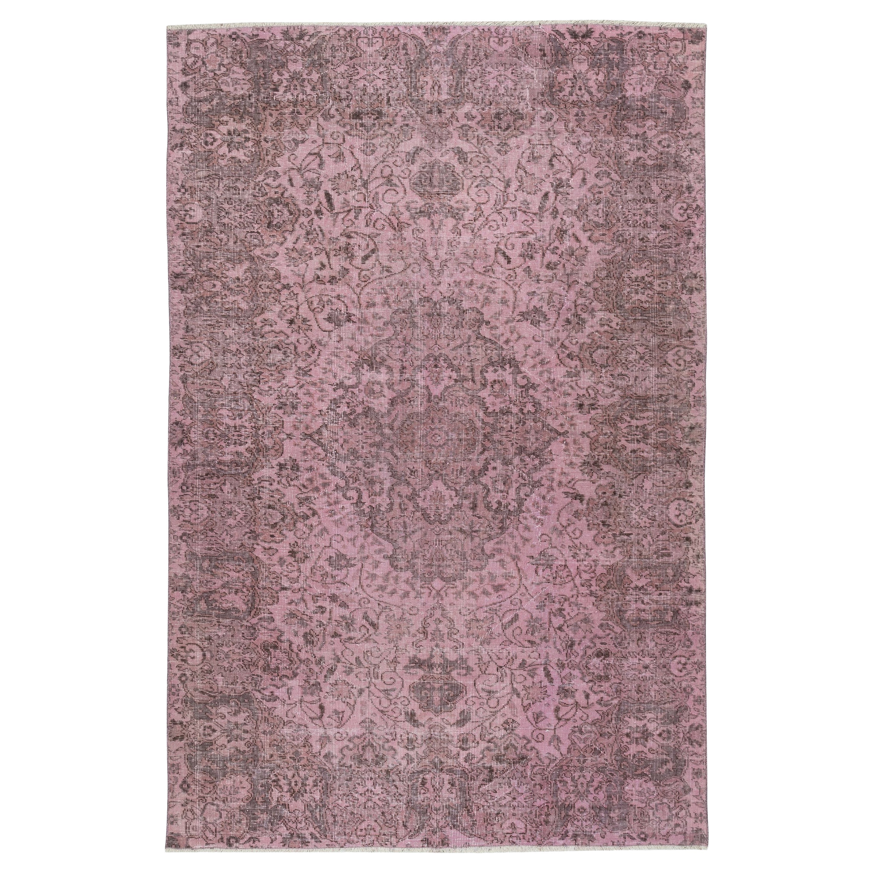 5.5x8.4 Ft Vintage Turkish Area Rug redyed in Pink Color für moderne Innenräume