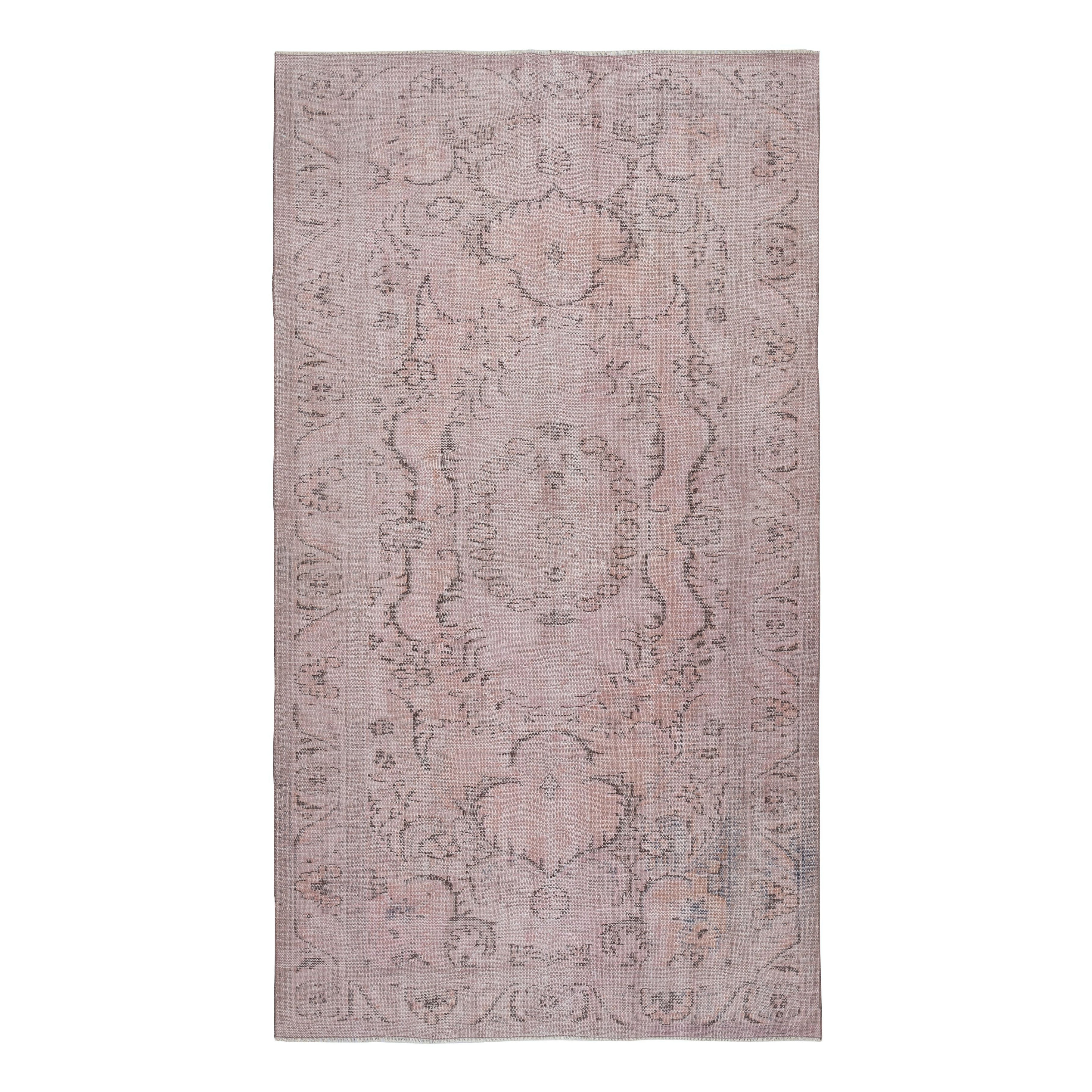5.4x9.7 Ft Vintage Handmade Turkish Rug ReDyed in Soft Pink für Modern Interiors