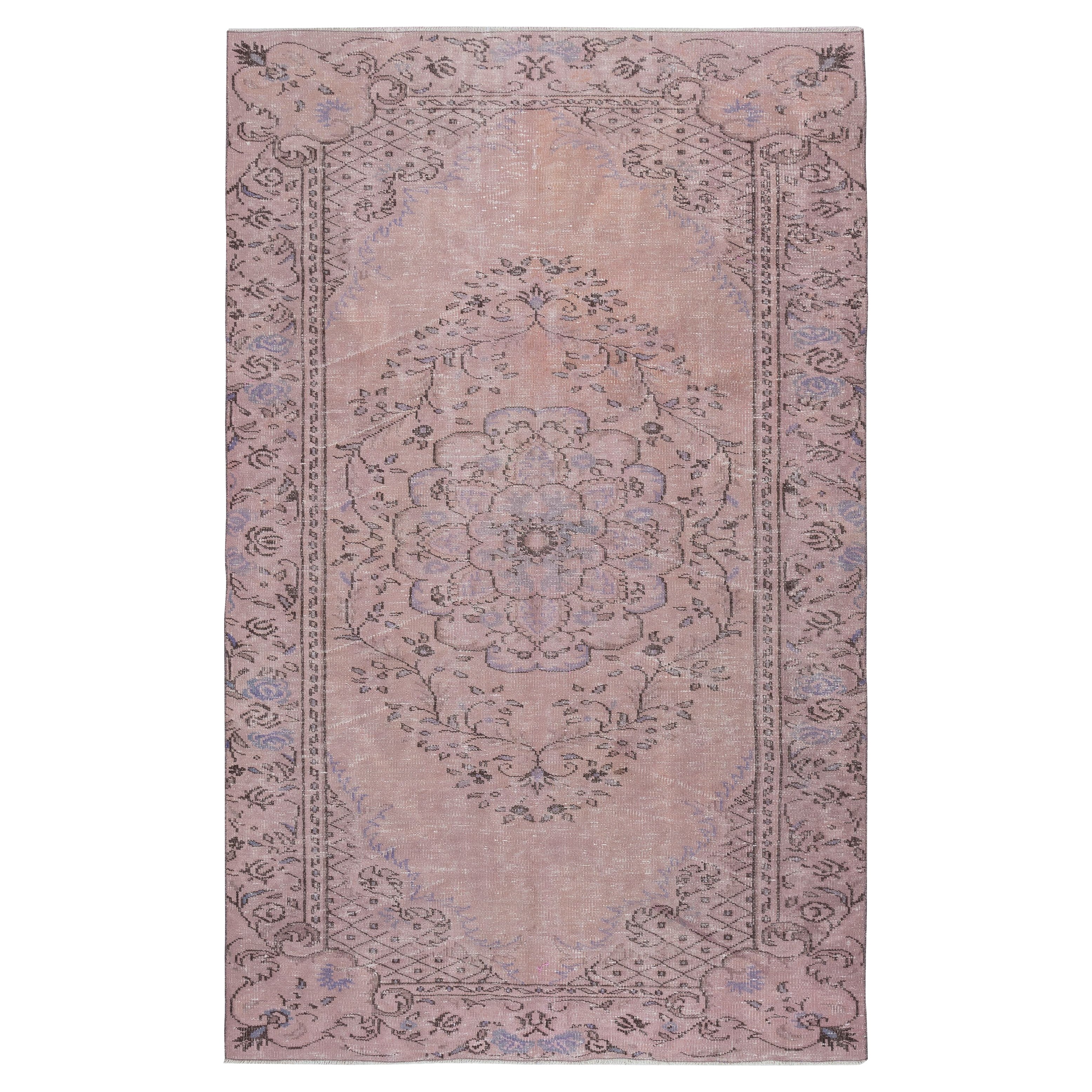 5.6x9 Ft Contemporary Handmade Low Pile Turkish Wool Area Rug in Pink Color For Sale