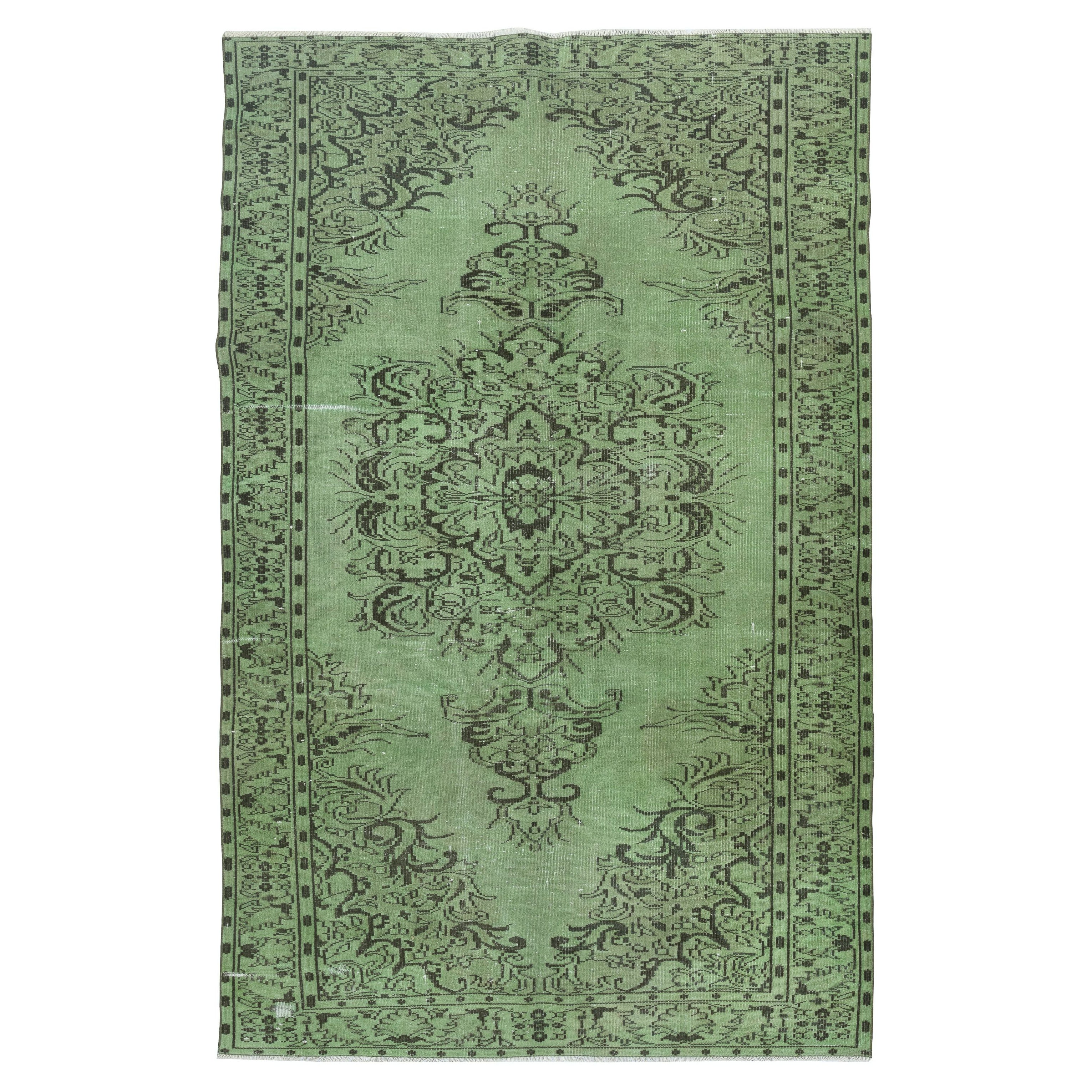 6x9.7 Ft Vintage Turkish Area Rug redyed in Green Color pour les intérieurs modernes