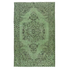 6x9.7 Ft Vintage Turkish Area Rug redyed in Green Color pour les intérieurs modernes