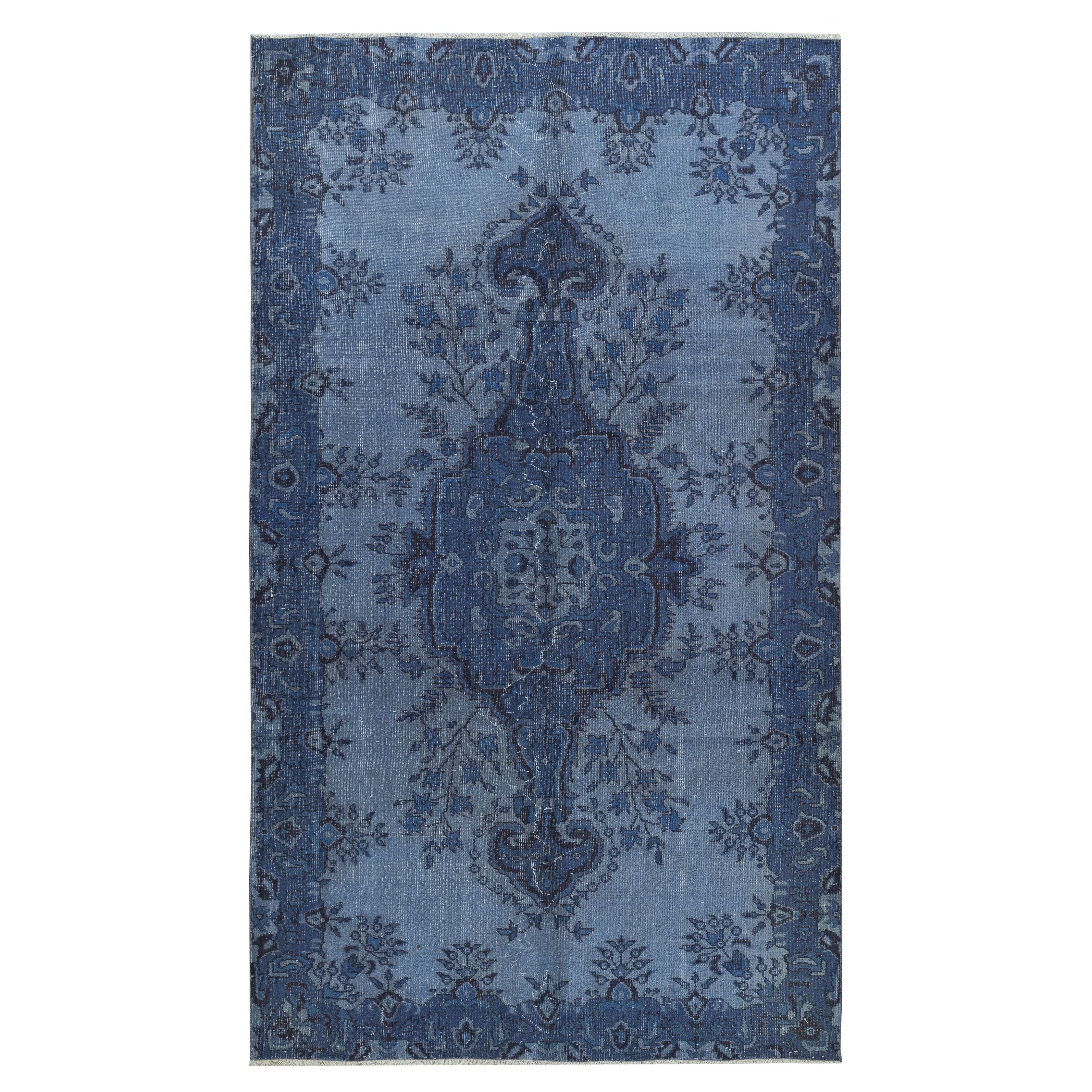 5.5x9.6 Ft Modern Medallion Design Area Rug in Blue, Hand-knotted in Turkey For Sale