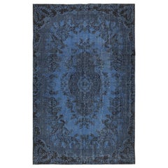 5.7x9 Ft Tappeto moderno in lana con design a medaglione in blu, annodato a mano in Turchia