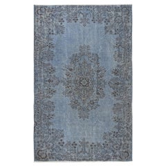 5.8x9 Ft Moderner handgefertigter türkischer Teppich in Hellblau. Bodenbelag aus Wolle