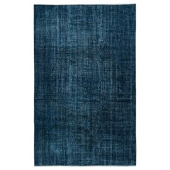 Moderner handgefertigter türkischer Teppich 5.3x8.4 Ft, überzogen in massivem Marineblau lackiert