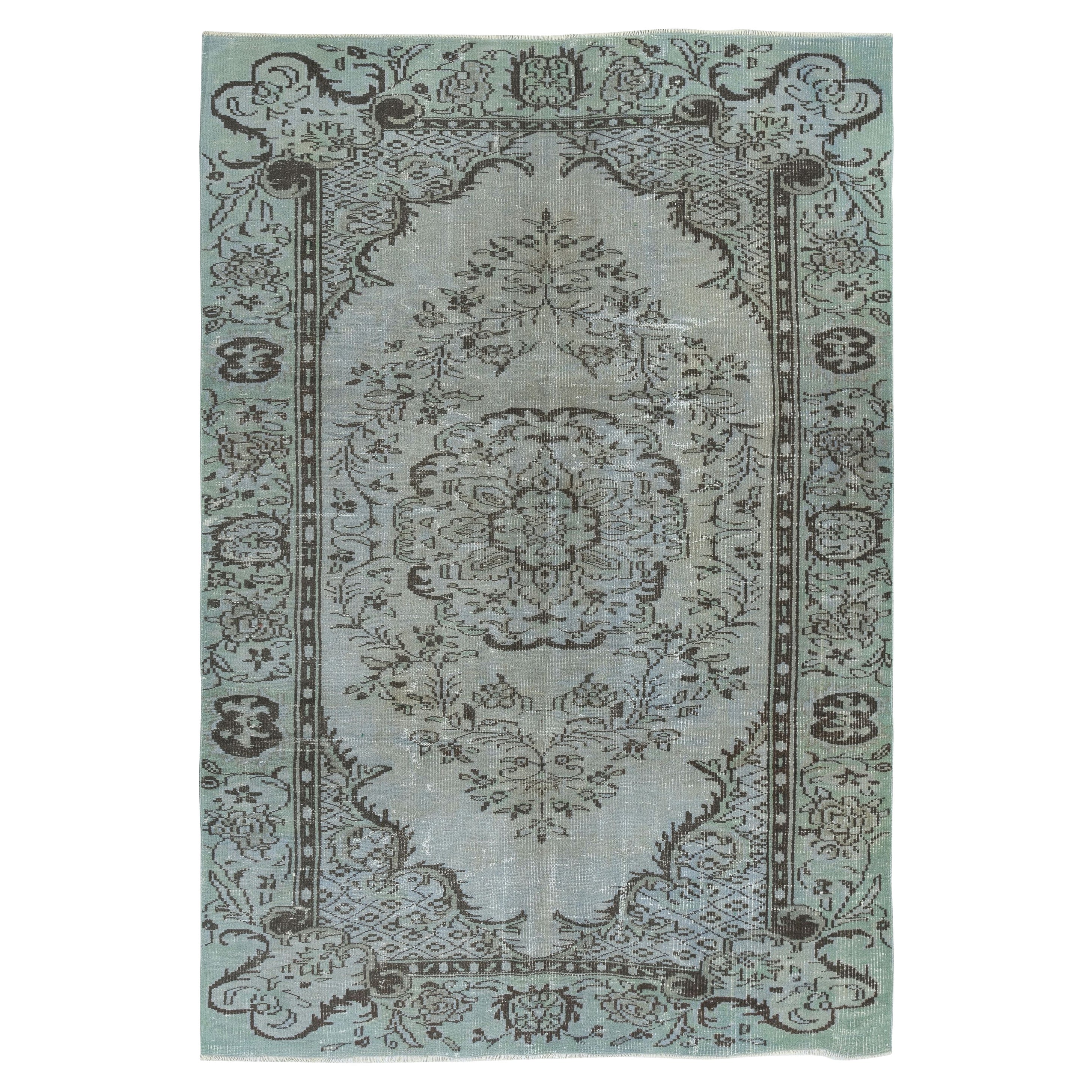 6x9 Ft Light Blue Color Handmade Turkish Wool Area Rug for Modern Interiors (Tapis de laine turque fait à la main pour les intérieurs modernes)