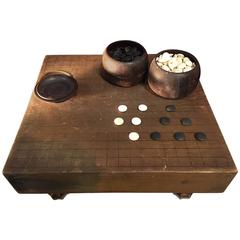 Go-Spiel Komplettes japanisches antikes Goban-"Go"-Brettset aus den 1930er Jahren