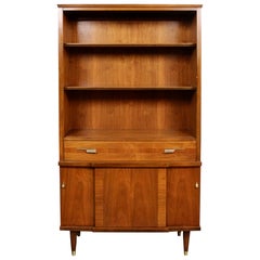 Mid-Century Vintage Bücherregal aus amerikanischem Nussbaum