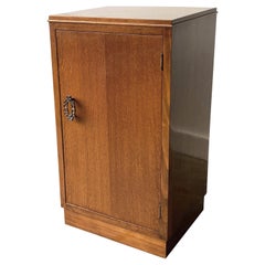 Vintage 1940's Nachttisch mit dekorativem Griff