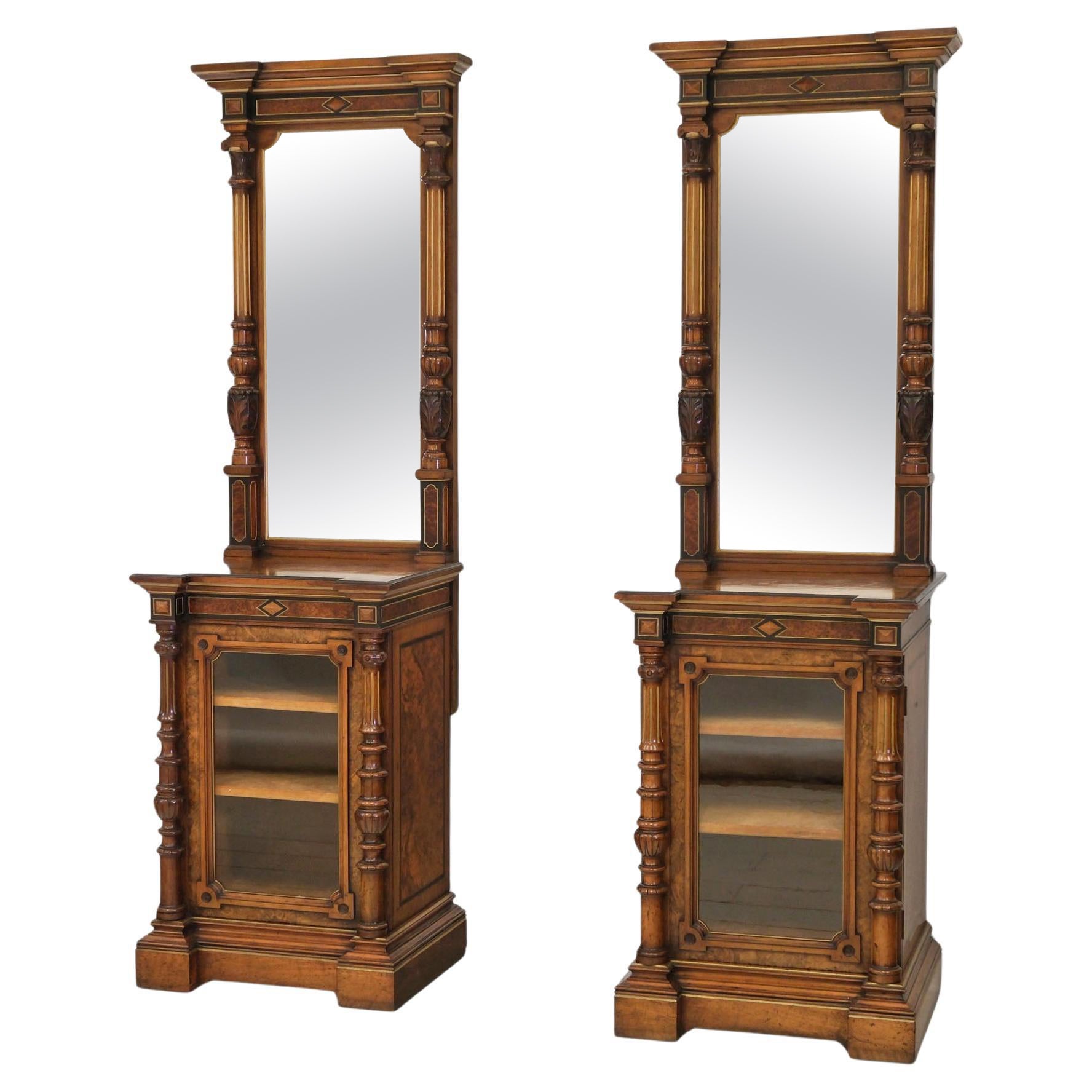 Paire d'armoires à miroirs en ronce de noyer, amboyna et parchemin doré de Gillows en vente