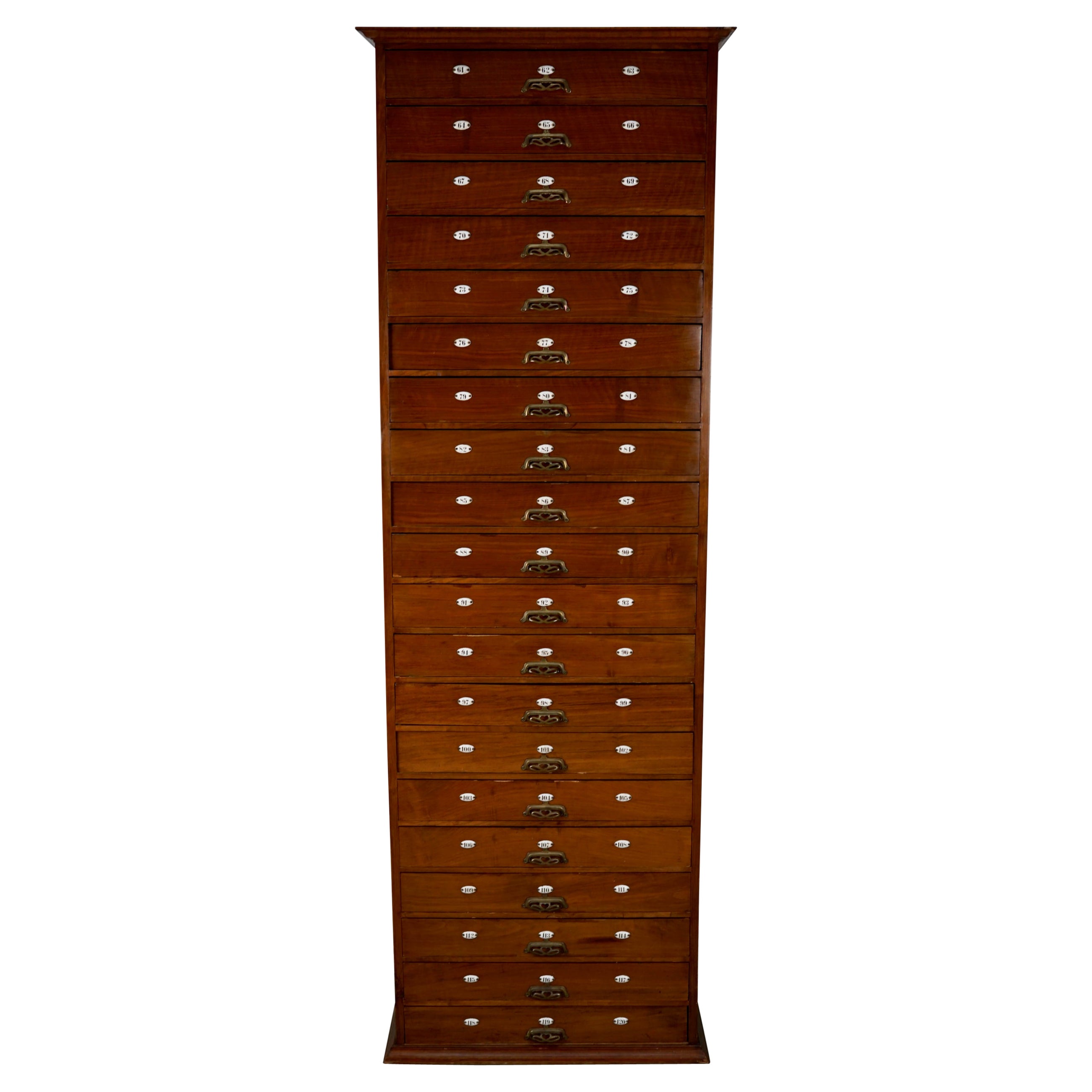 Très grand cabinet d'apothicaire / cabinet de barbier hollandais en noyer Art Nouveau, années 1900