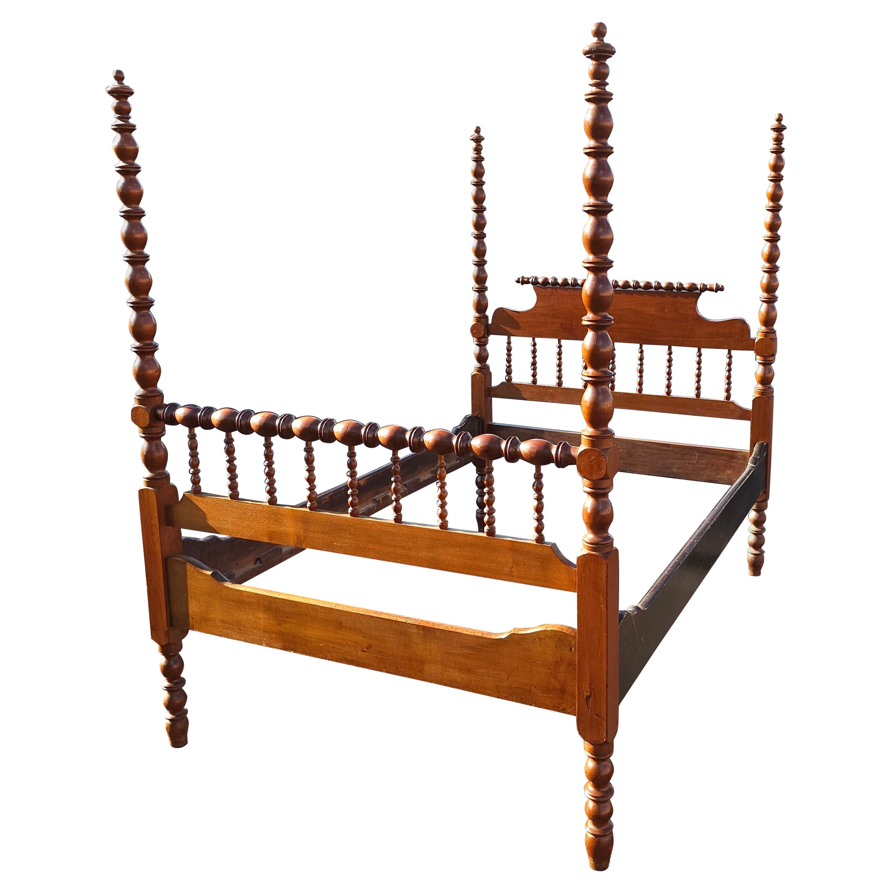 American Classical Bobbin Turned Spindle Fruitwood Poster Full Size Bed