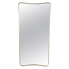 Miroir en laiton de style moderniste italien en forme de bouclier conique