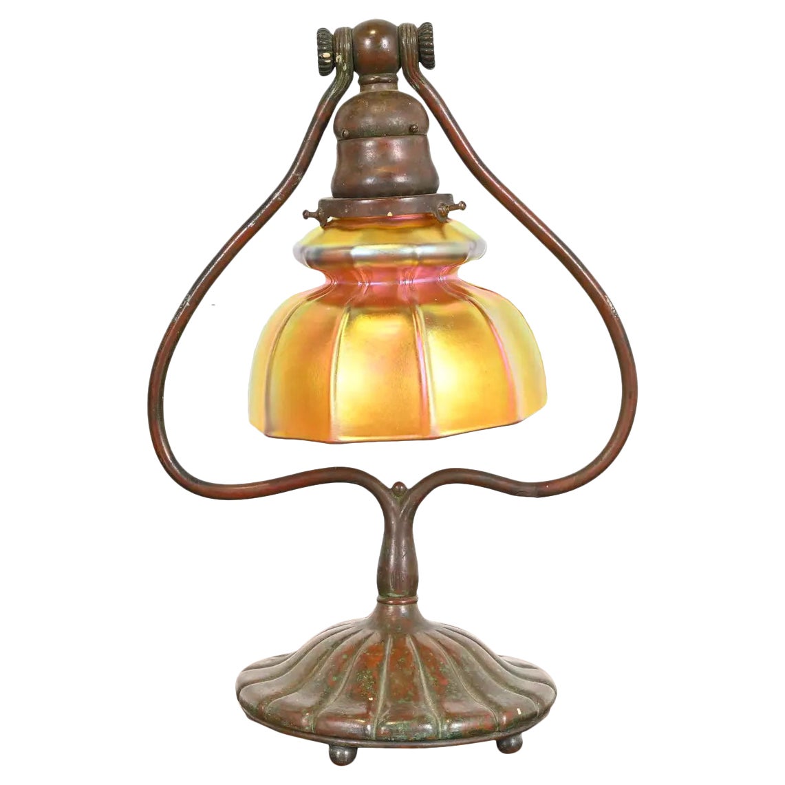 Tiffany Studios New York Bronze Harfe Favrile schillernde Kunstglas Schreibtischlampe