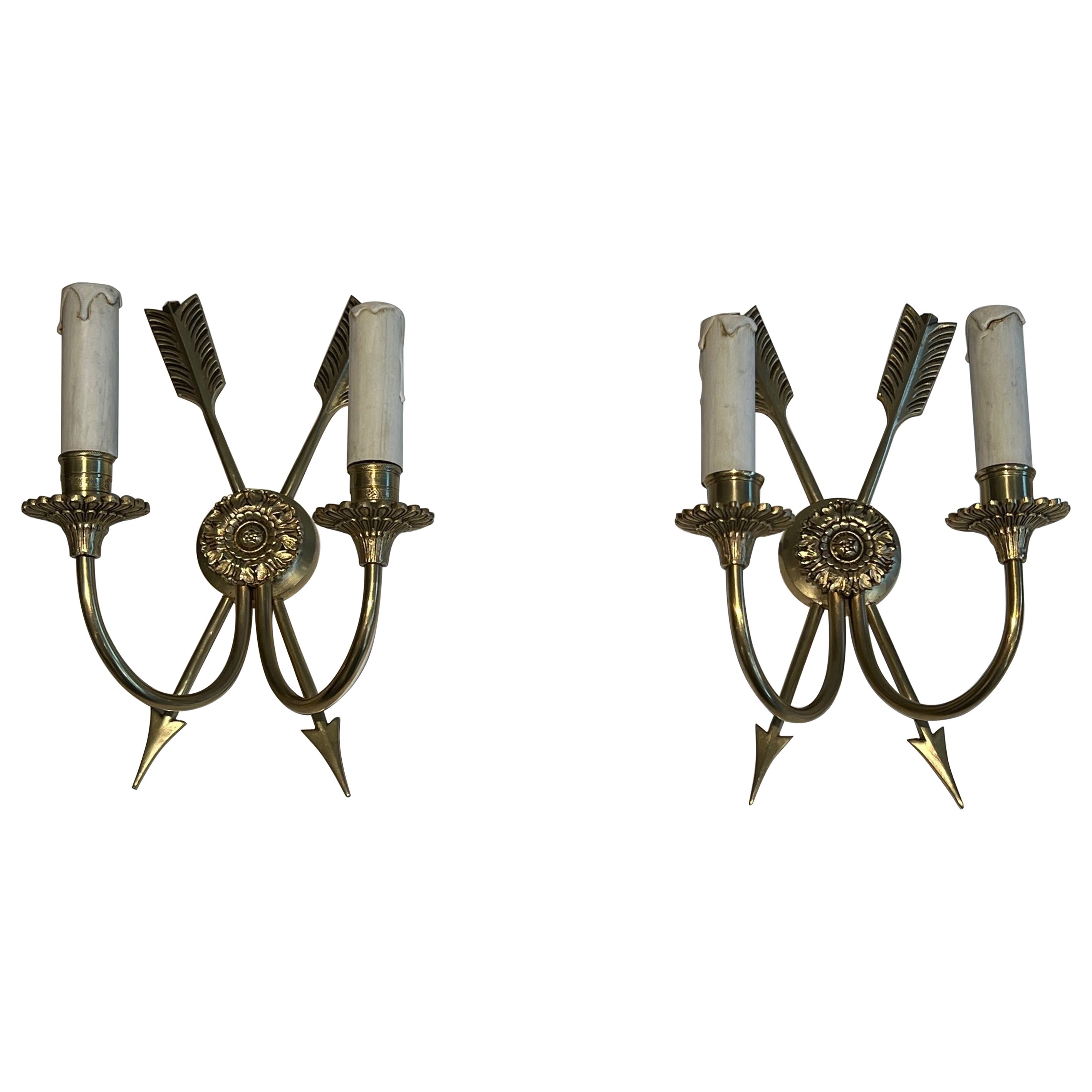Pareja de Apliques de Bronce con Flechas Cruzadas