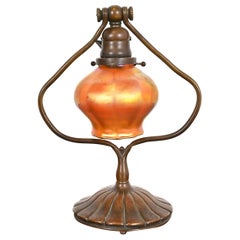 Tiffany Studios New York Bronze Harfe Favrile schillernde Kunstglas Schreibtischlampe