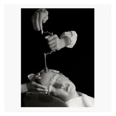 Herbert List „Trepanation ( Schädeloperation)“ Gerahmter gerahmter Druck mit Nachlassstempel, 1944