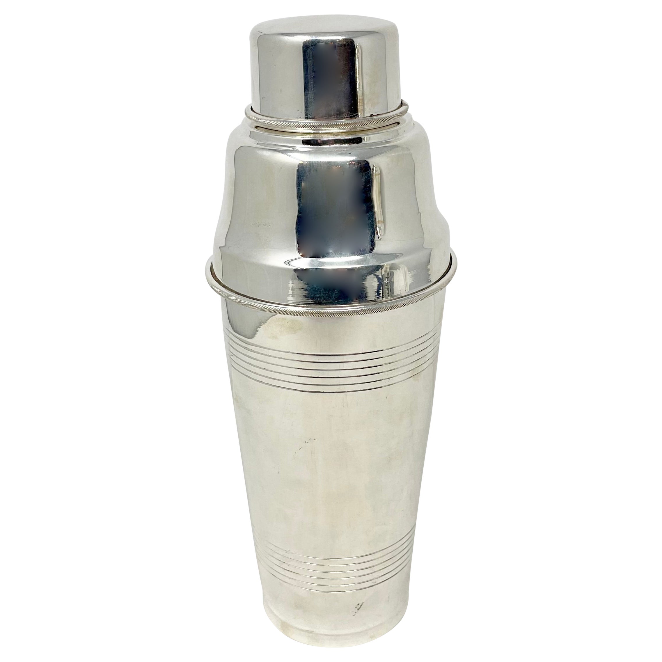 Coctelera inglesa de Birmingham "Gaskell & Chambers" bañada en plata, circa 1930.