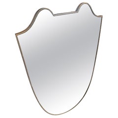 Espejo de pared grande italiano en forma de escudo de mediados de siglo moderno estilo Gio Ponti de los años 1960