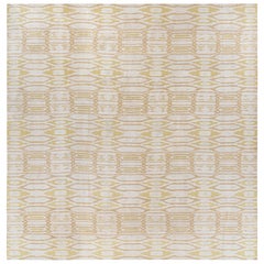 Rug & Kilim's Modern Square Kilim with Beige, Gold, and White Ikats Pattern (Kilim carré moderne avec motif Ikats beige, or et blanc)