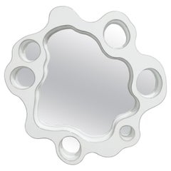 Miroir rond Ripple de Bert Furnari, en aluminium revêtu de poudre
