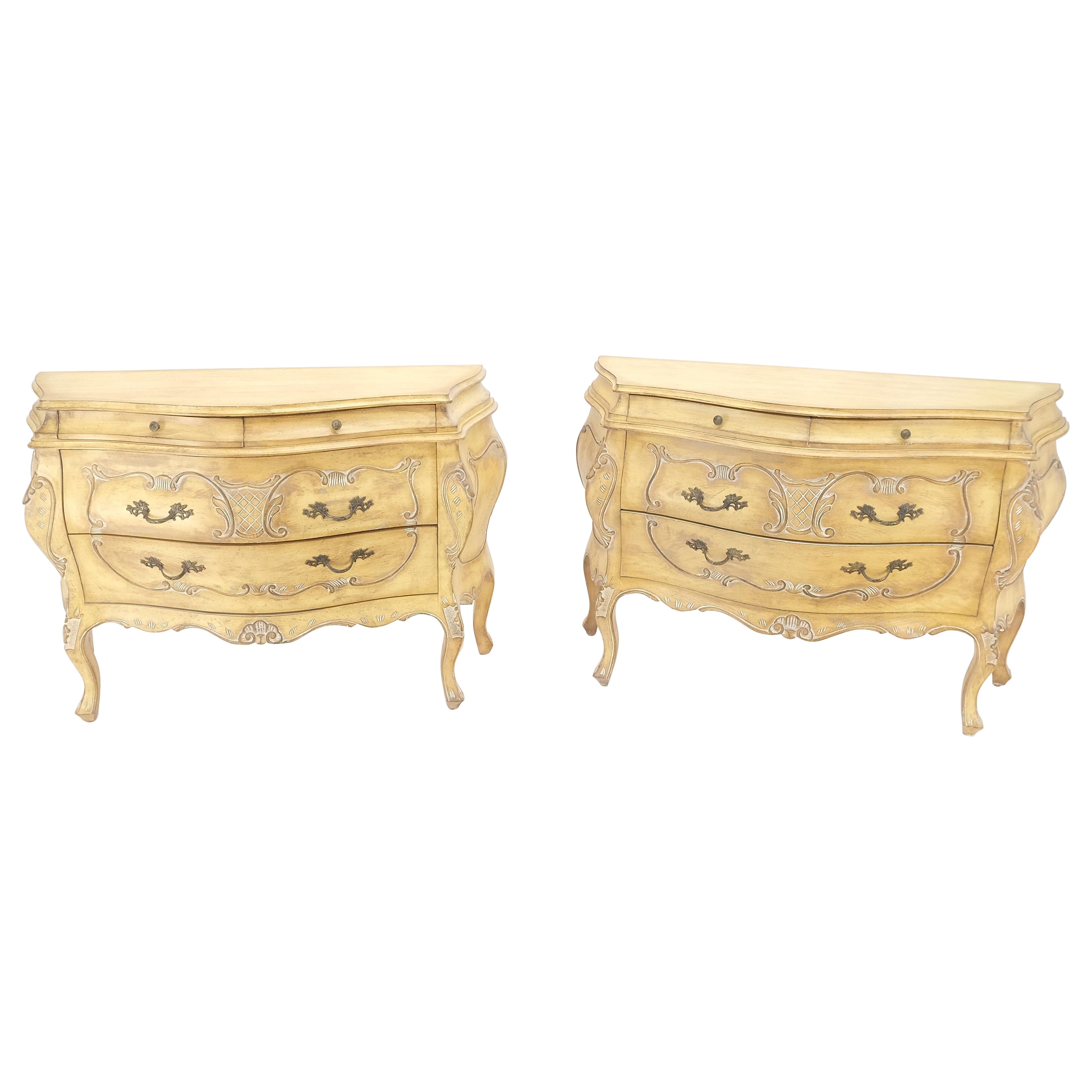 Paire de commodes décoratives italiennes bombées à 4 tiroirs Consoles avec finition os