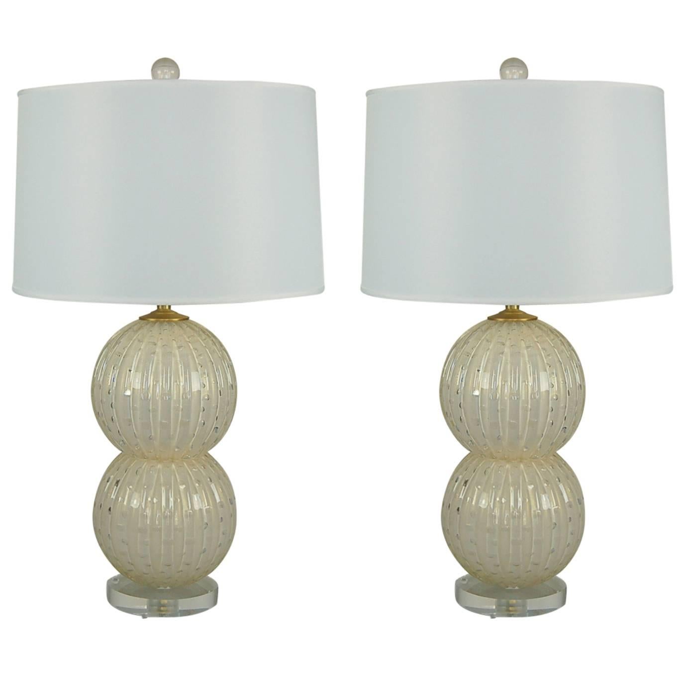 Pair of Murano Glass Stacked Ball Lamps in White and Gold For Sale