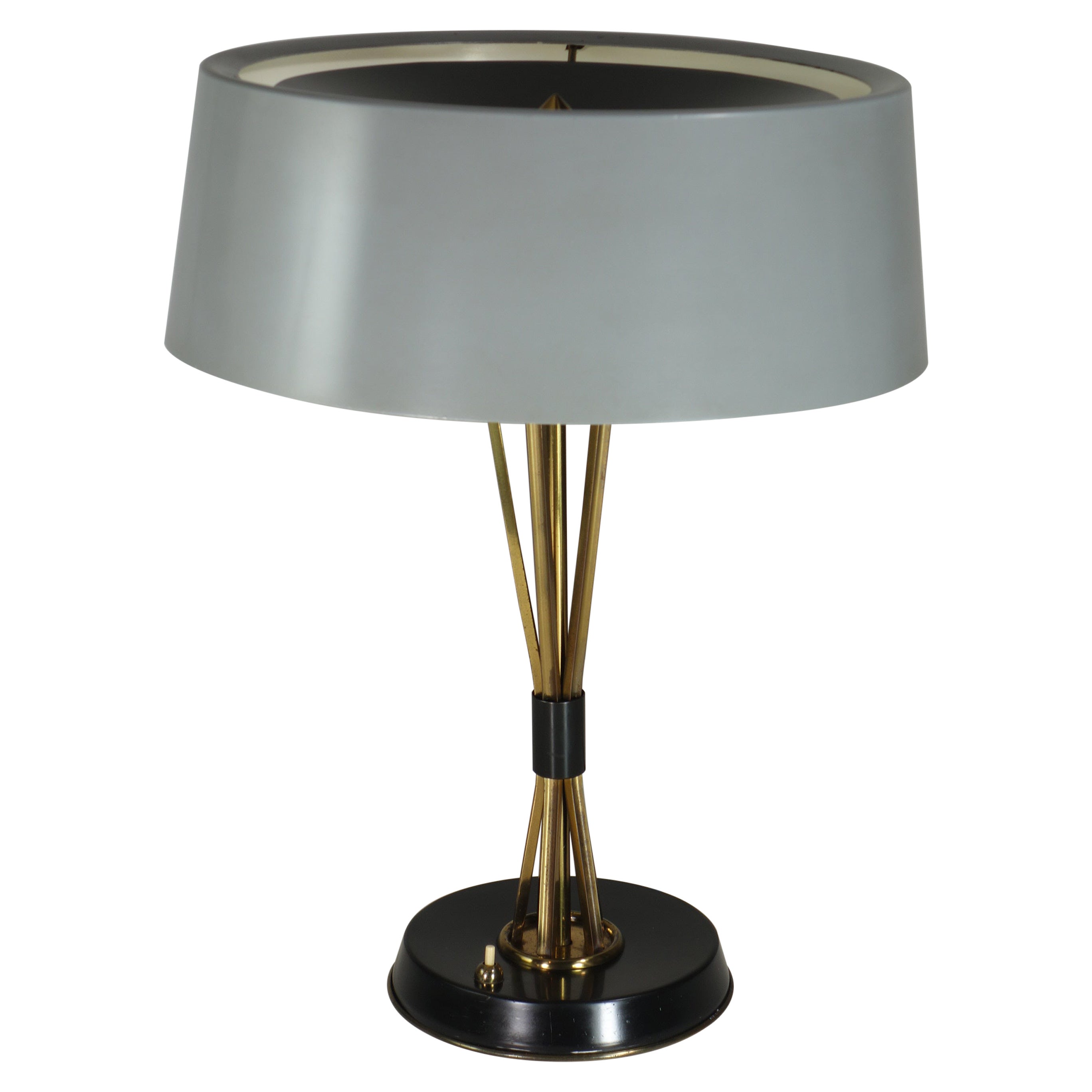 What is the difference between a table lamp and an accent lamp?