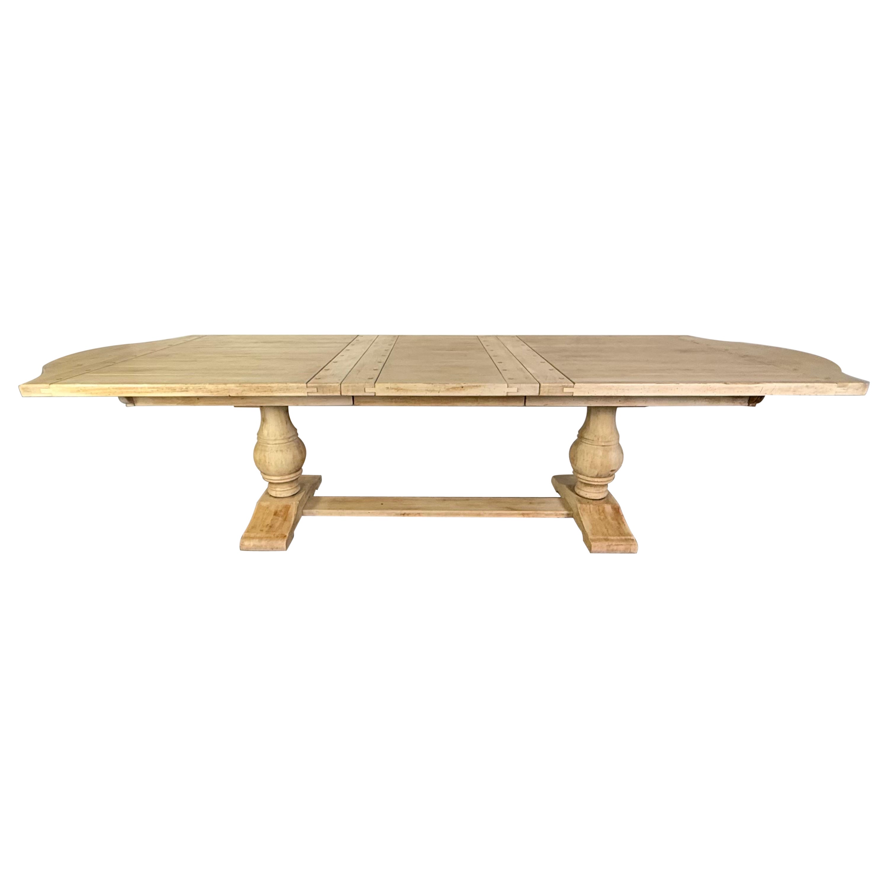 Table réfractaire de style espagnol avec rallonge, C.I.C. 1930 en vente