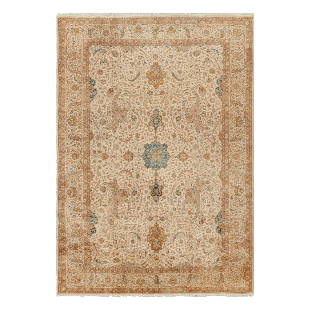 Antiker Tabriz-Teppich in Beige-Braun mit Blumenmustern  Rug & Kilim im Angebot