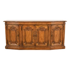 Enfilade ou meuble de bar en chêne sculpté Louis XV du patrimoine provincial français Drexel
