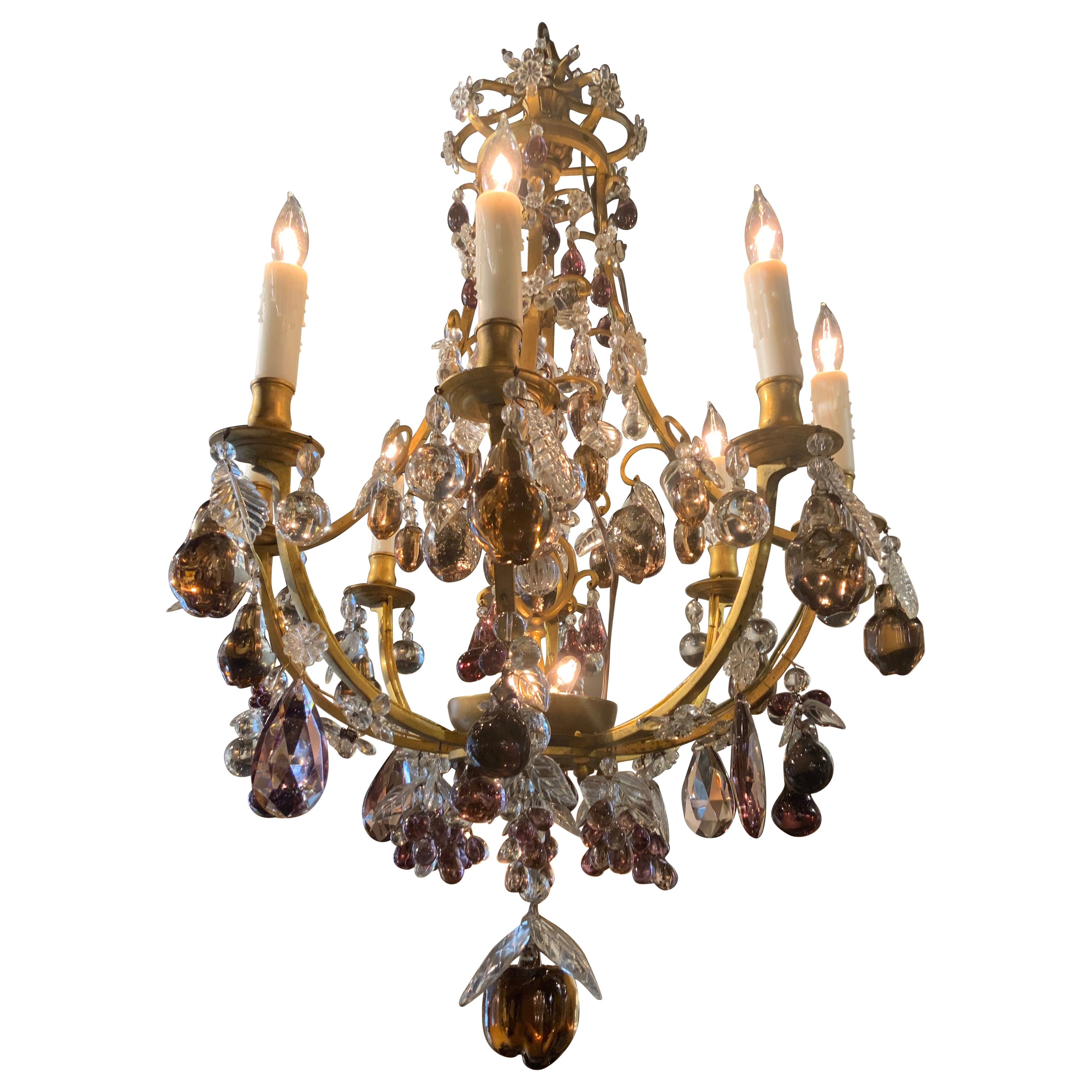 Lampadario francese Bagues a 11 luci con cristallo colorato e bronzo dorato in vendita