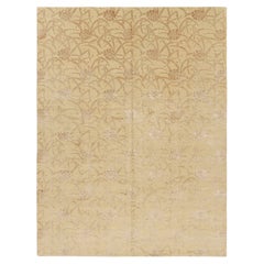Rug & Kilim's Art Deco Style Teppich in Gold mit beigefarbenen Blumenmustern Bamboo