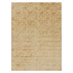 Rug & Kilim's Chinese Art Deco Style Rug in Gold and Brown Floral Patterns (tapis chinois de style art déco à motifs floraux dorés et bruns)