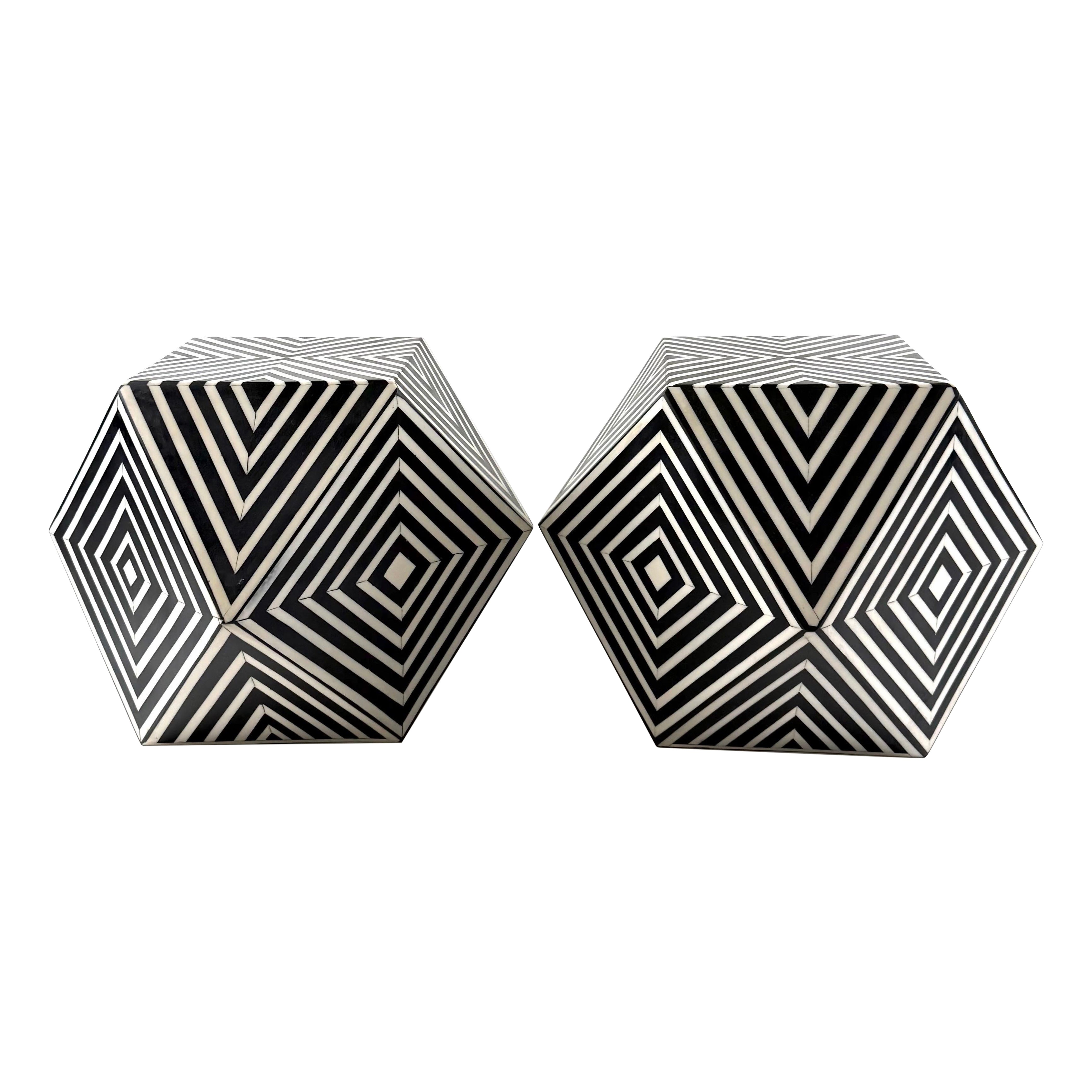 Mesa auxiliar o auxiliar escultórica de resina en blanco y negro de estilo art déco, un par
