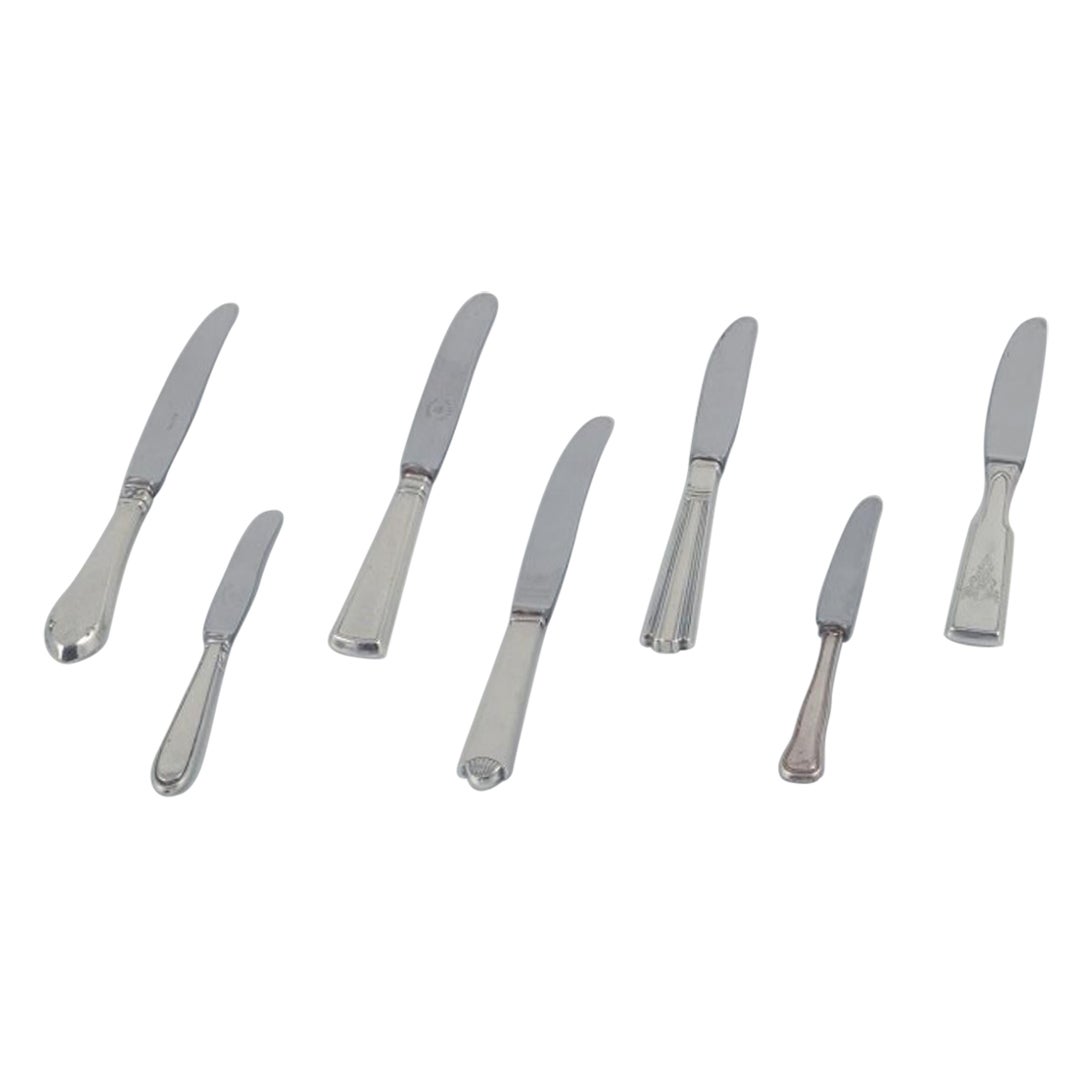 Seven fruit knives in sterling silver with stainless steel blades. For Sale